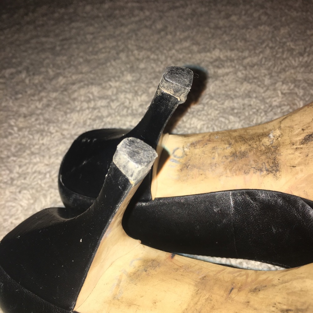 Shoes - Picture 4 of 4